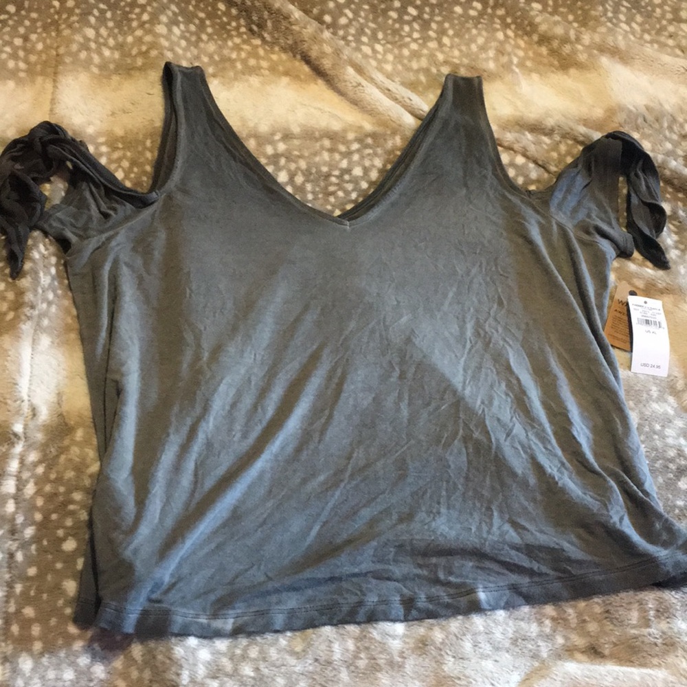 Cut out shoulder top